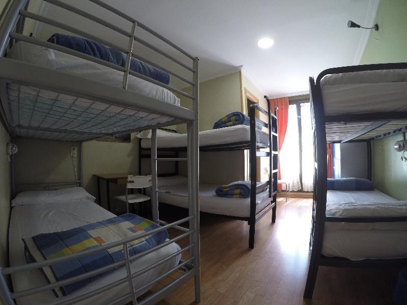 Rc Miguel Angel Hostel Madrid Luaran gambar Hostel in Madrid, Spain